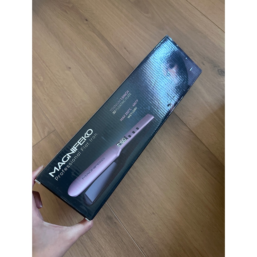 Magnifeko Professional Flat Iron 1.5 Inch Titanium Plates Purple Wet Dry 480F